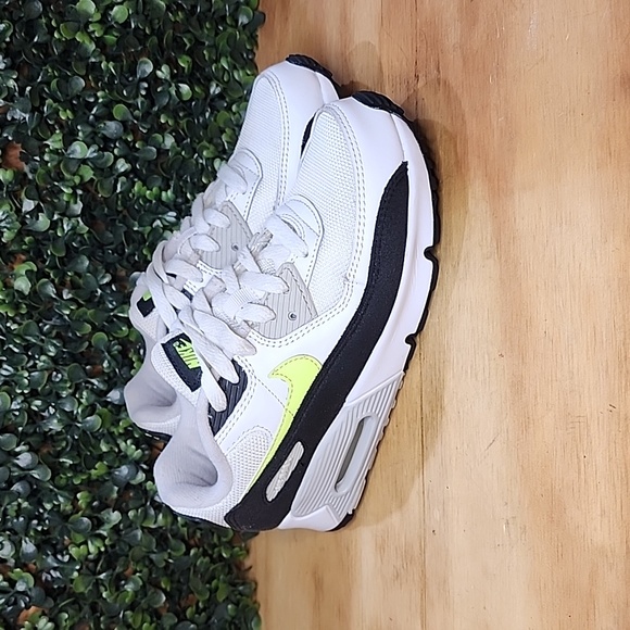 Nike Other - Nike Air Max 90 Shoes | Size: 2.5 (Youth) | White